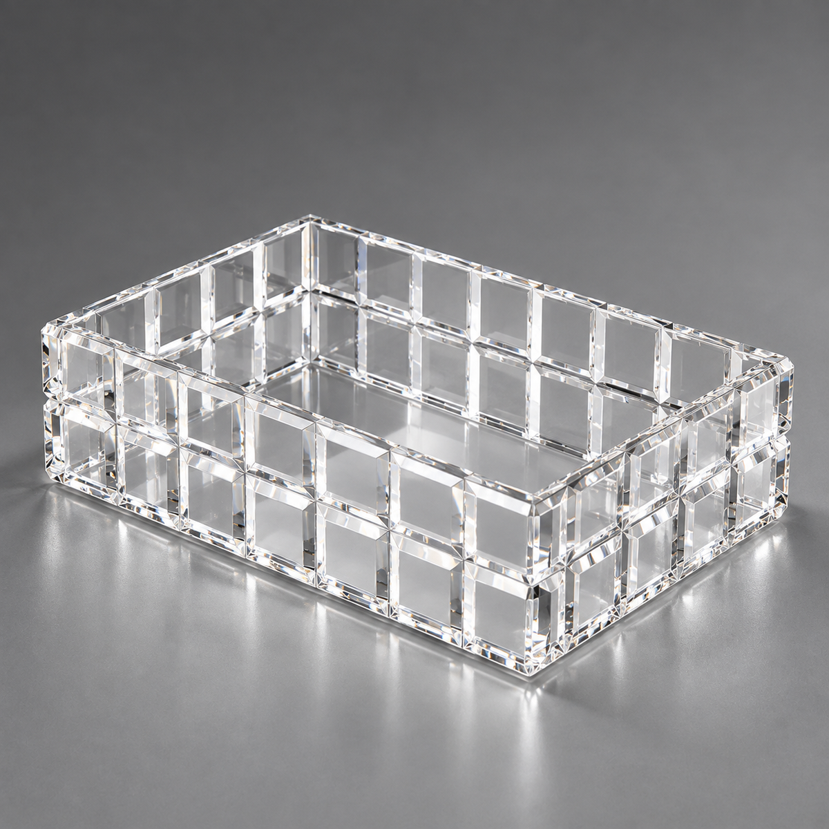 Bandeja BISOTÊ Facetada em Acrílico Cristal
